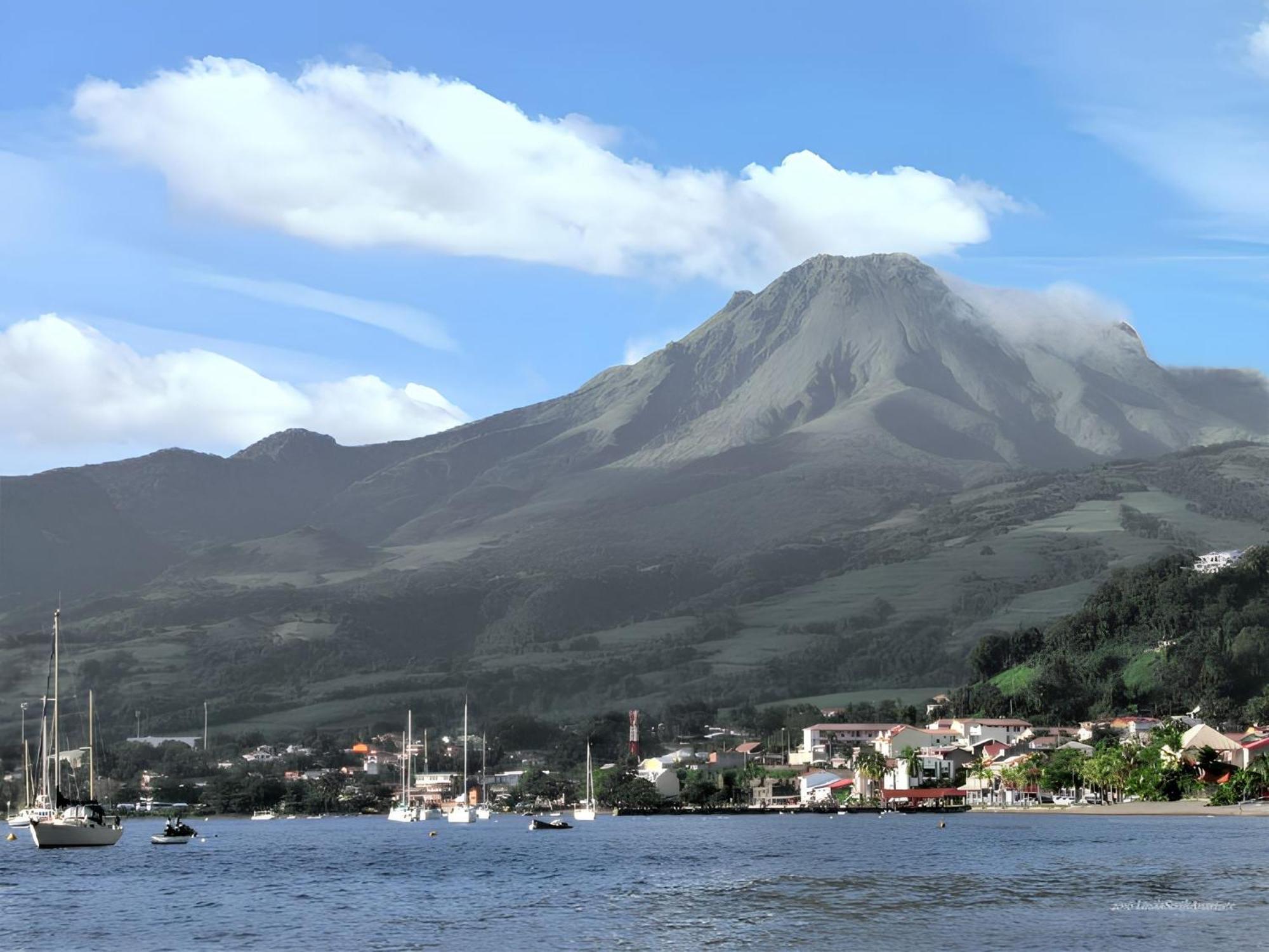 Maison De Charme A Saint-Pierre Avec Vue Sur Mer Et Montagne Екстер'єр фото
